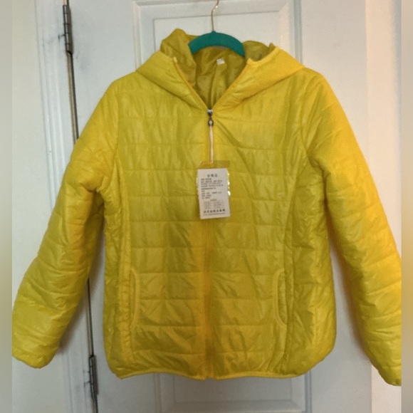 Other - Yellow Hooded Thin Puffer Jacket Juniors Size XL Runs Small NWT